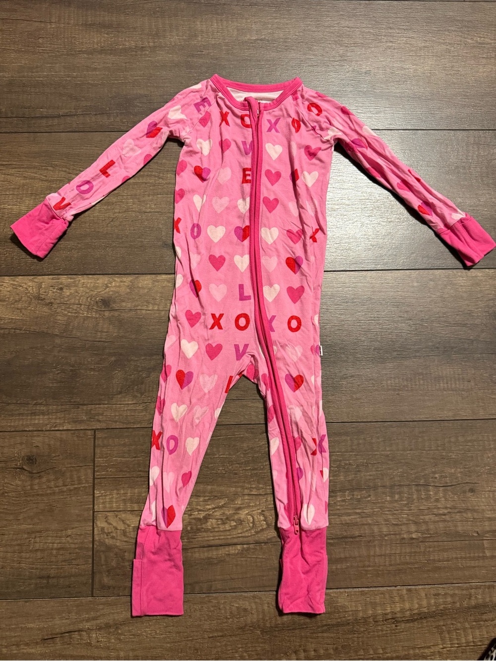 Little Sleepies XOXO Valentine’s Day print 12-18 months